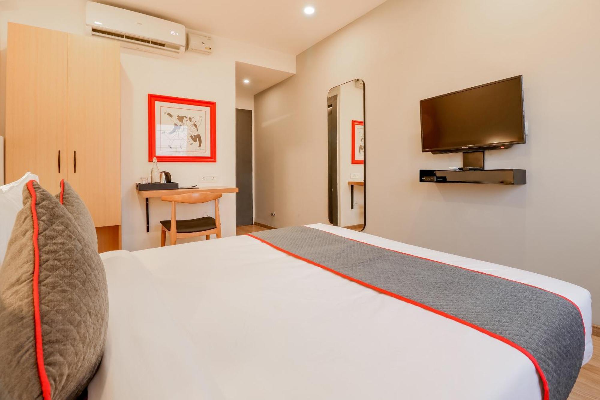 Super Townhouse The Landmark 印多尔 外观 照片
