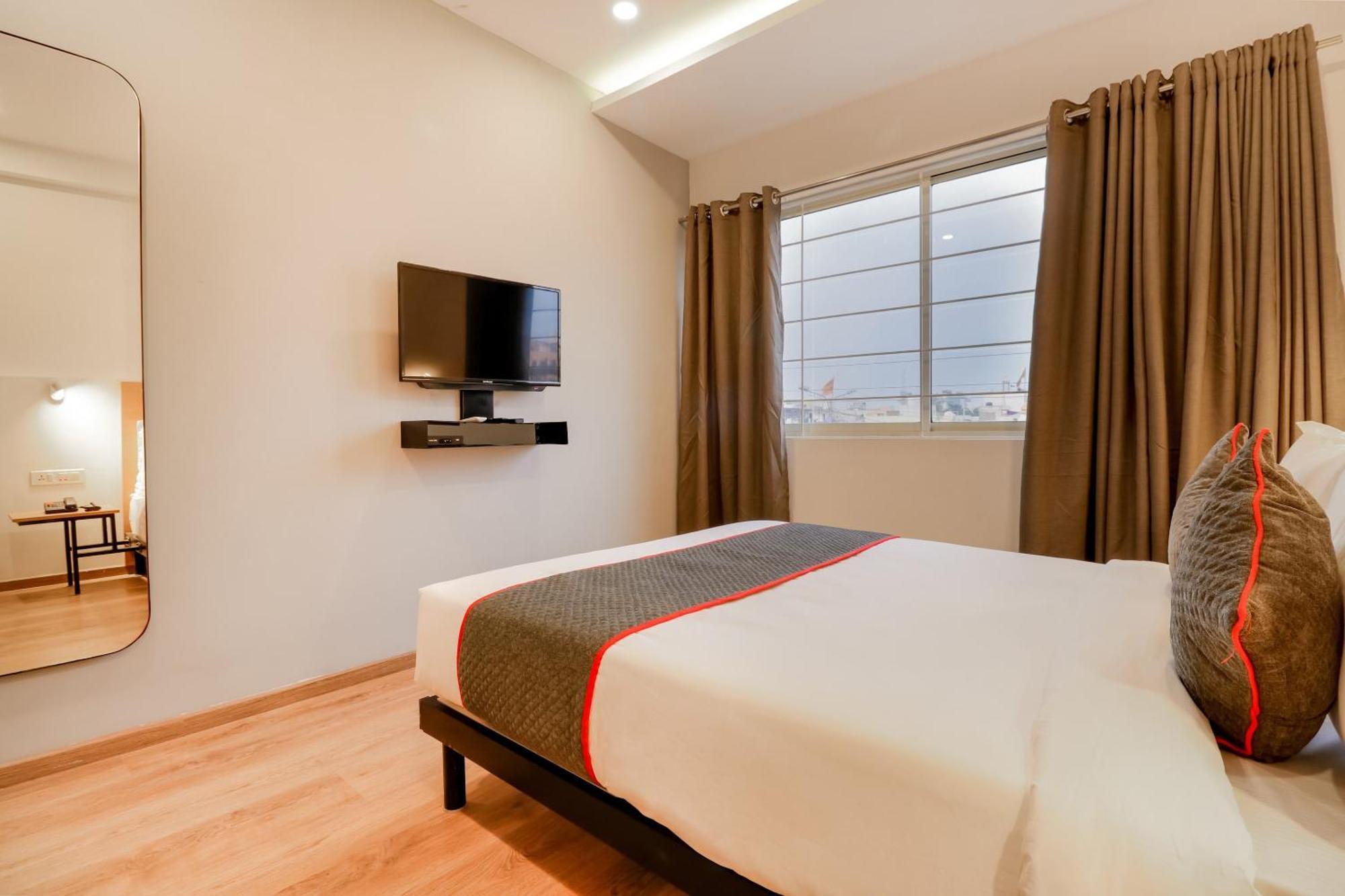 Super Townhouse The Landmark 印多尔 外观 照片