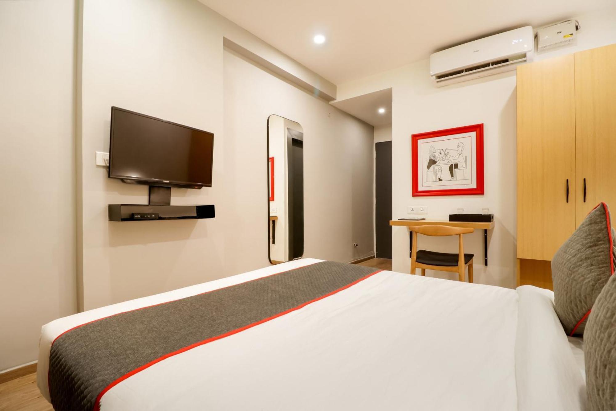 Super Townhouse The Landmark 印多尔 外观 照片
