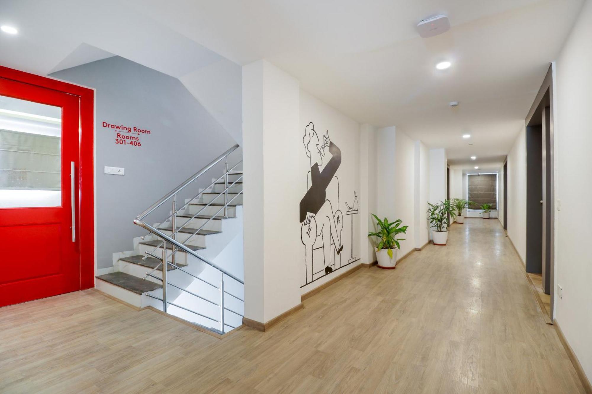 Super Townhouse The Landmark 印多尔 外观 照片