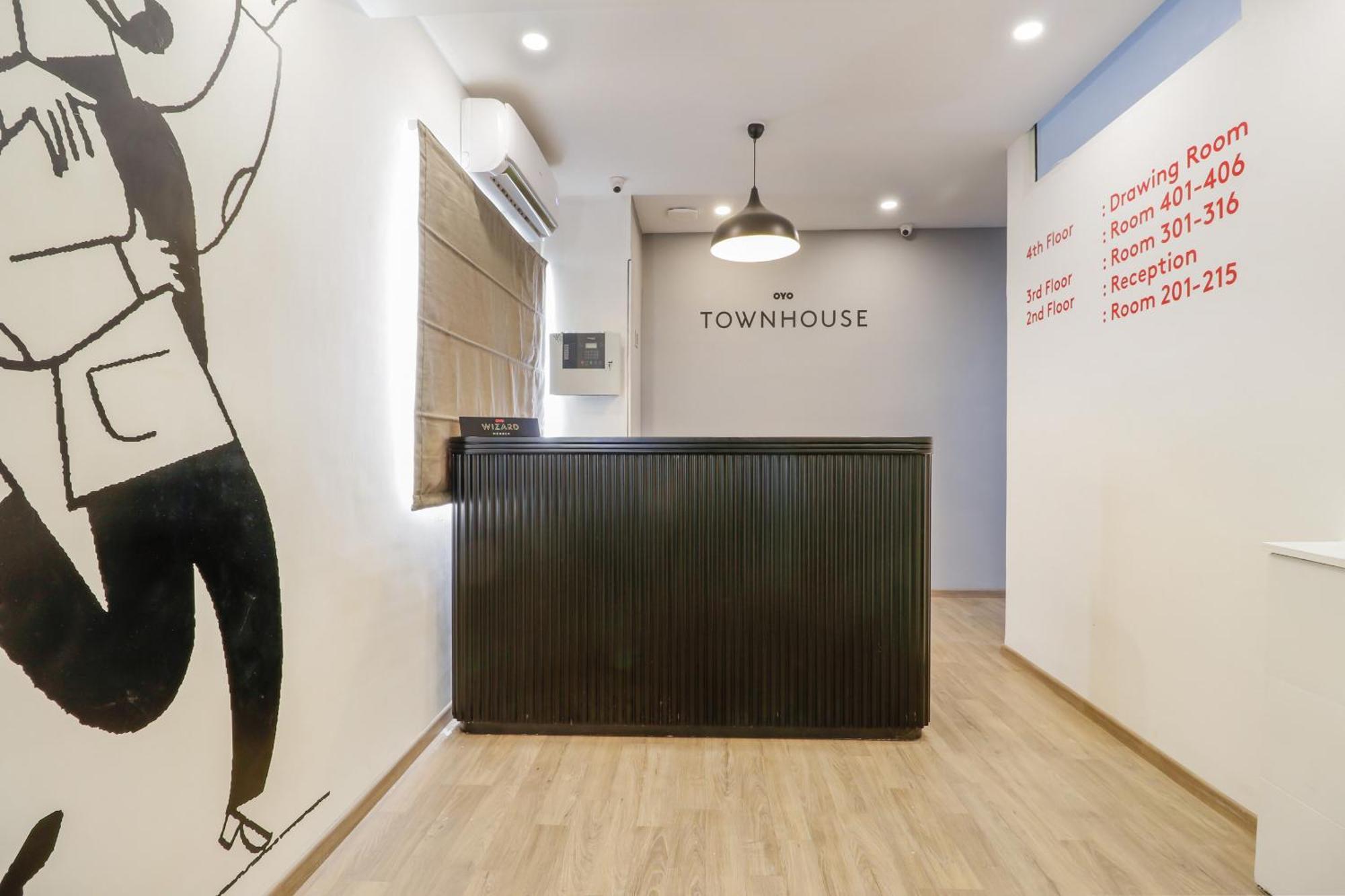 Super Townhouse The Landmark 印多尔 外观 照片